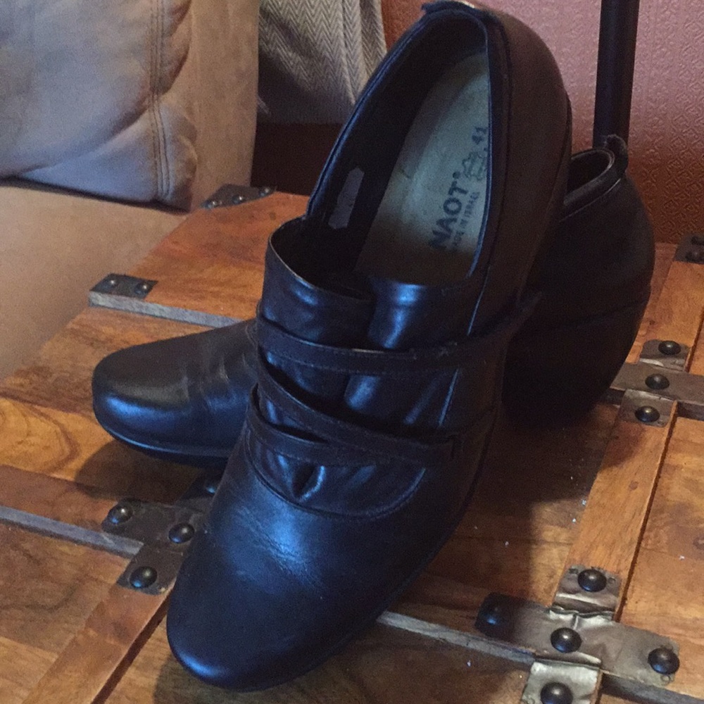 NAOT Mary Jane Black Leather
